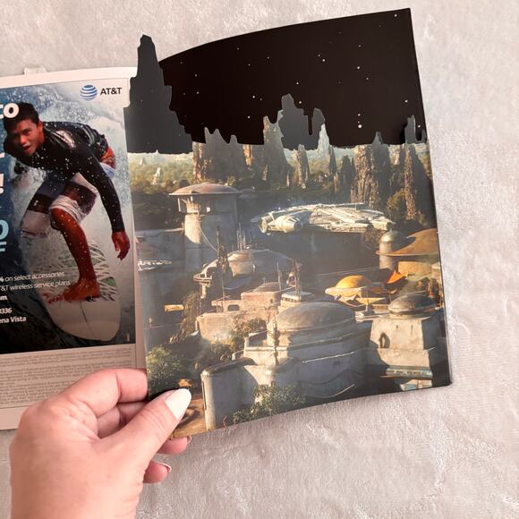 Star Wars Galaxys Edge Cast Member Exclusive Eyes & Ears Magazine Book Disney - Picture 4 of 7